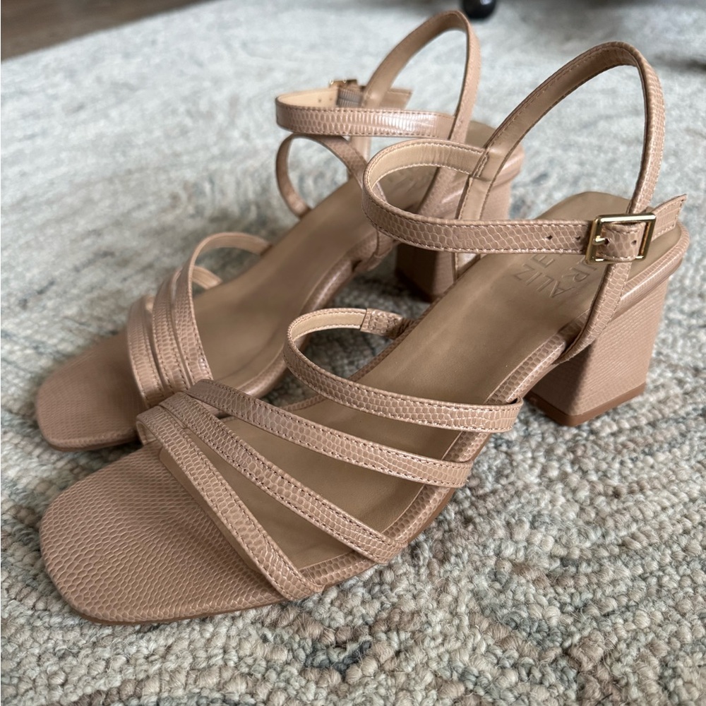 Elegant Tan Strappy Sandals